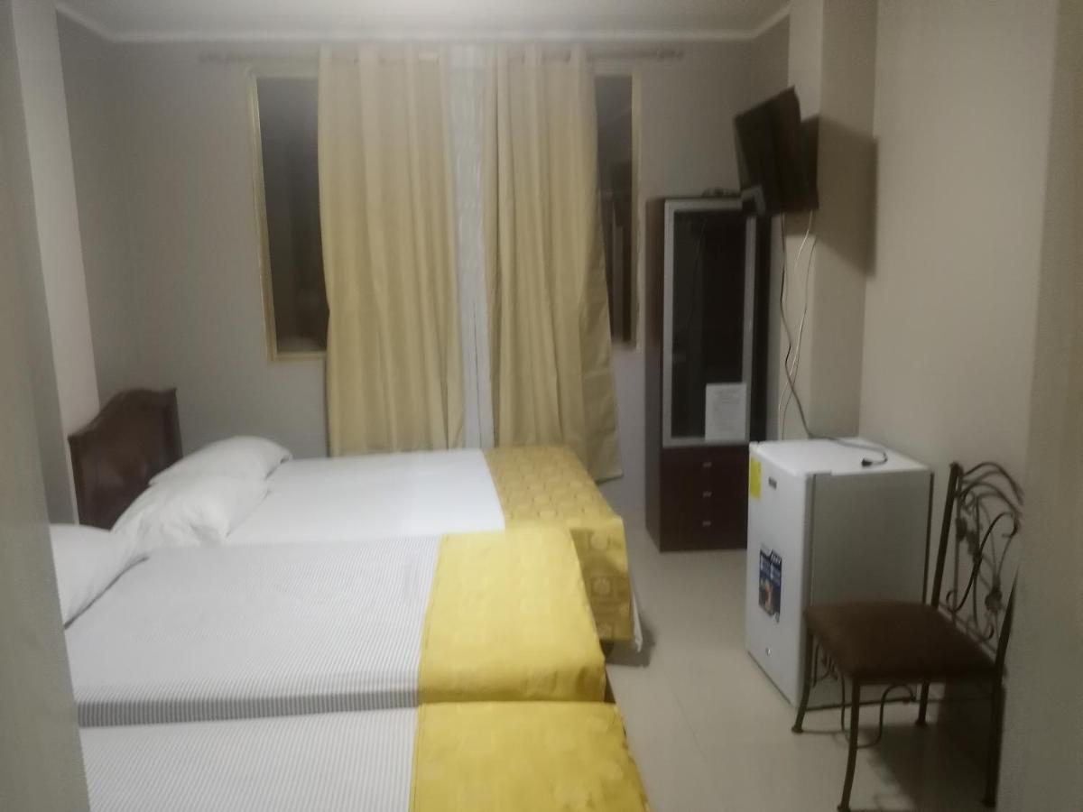 Hotel Premier Inn Manta Exterior photo